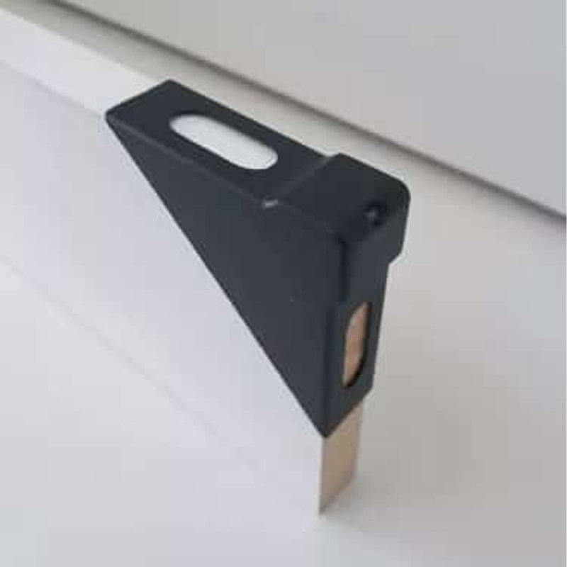 PROTETOR PLASTICO P/CANTO DE MOVEIS 25MM PRETA